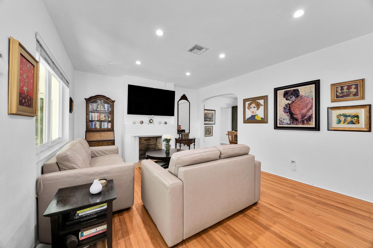 Charming Pool Home at 1005 Columbus Blvd