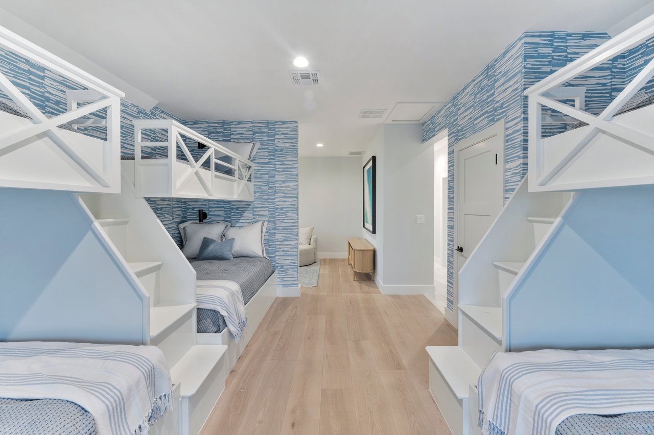 Barefoot Lane, 3476 Sq. Ft.