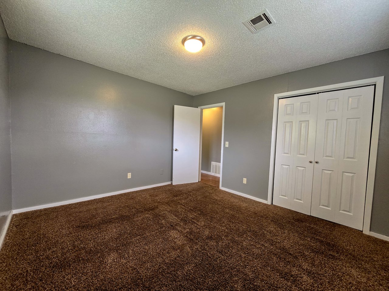 1103 E Parker