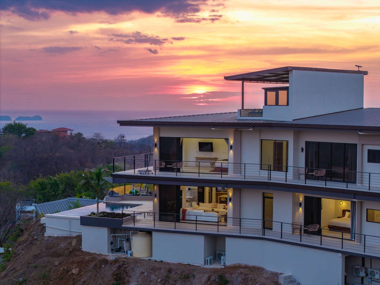 Casa Vista Escondida | 5 Bedroom Ocean View Estate with Seller Financing & Additional Lot in Playa Potrero Costa Rica