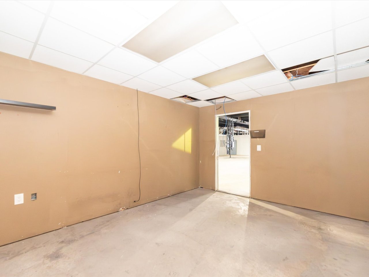 Just Listed: 7,800 Square Foot Industrial Warehouse in Hialeah