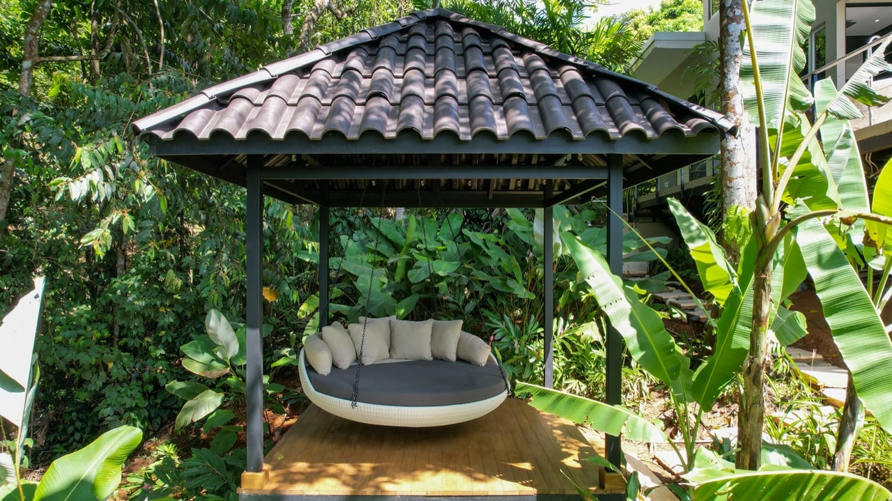 Luxury Retreat in Gated Community with Private Beach Access