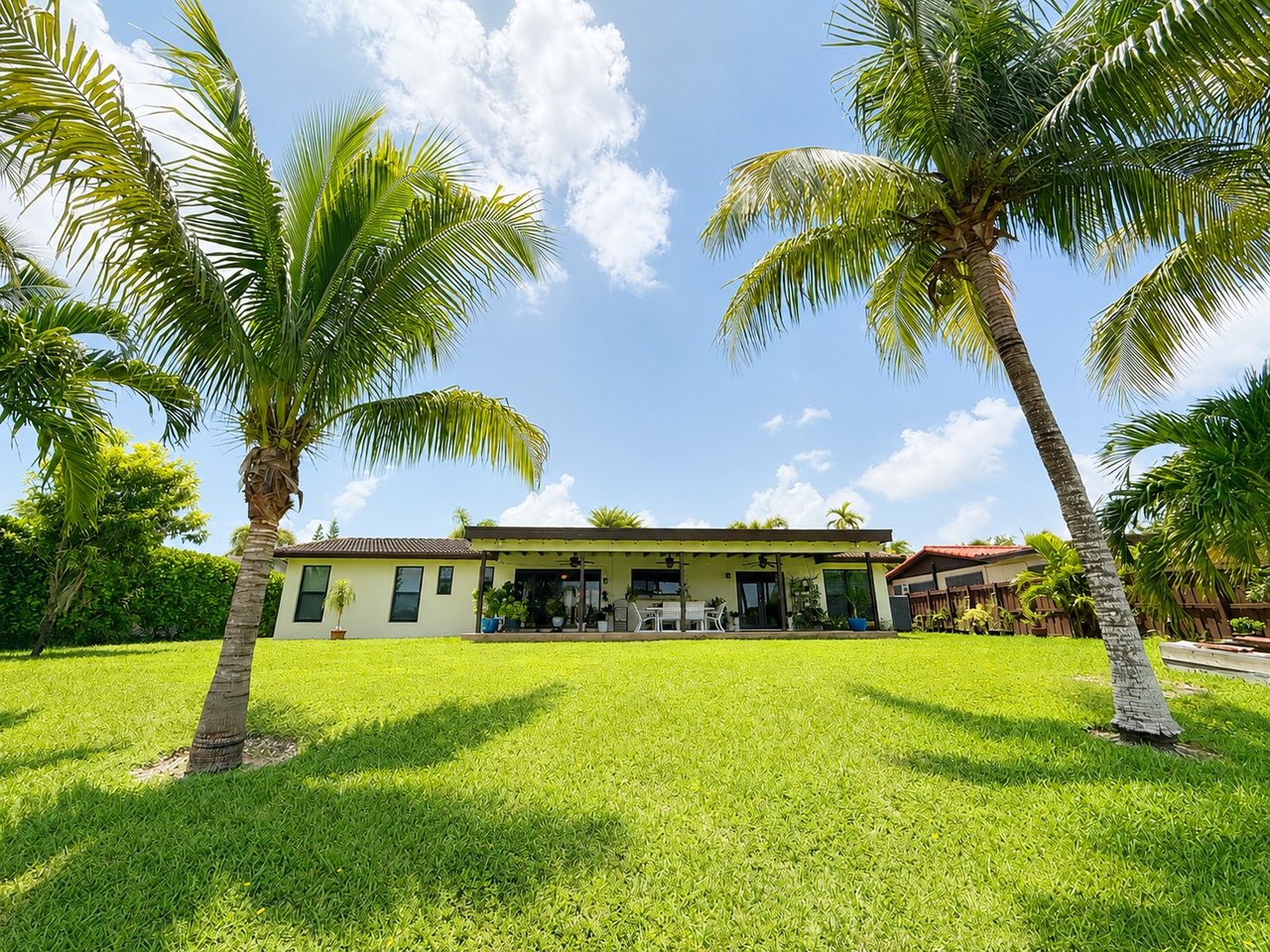 Lakefront Living in Kendall Lakes