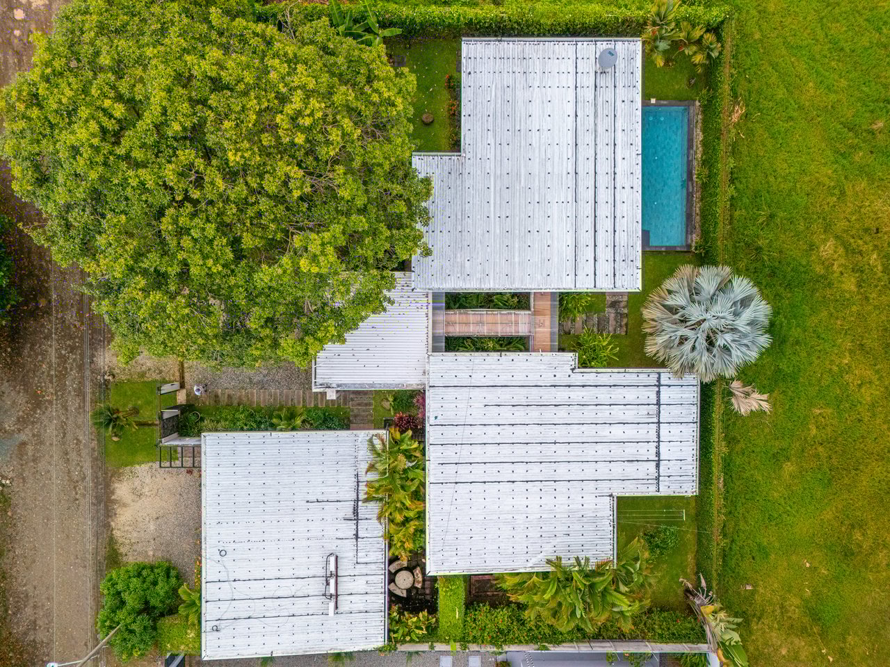 Bali Style Beach House with 2 Bedroom Casita