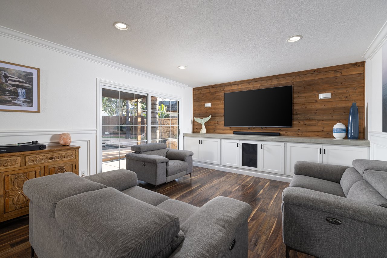 23965 Carrillo Dr