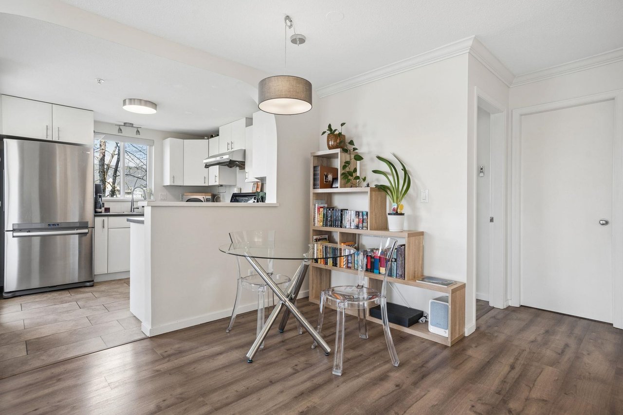 304-6833 Village Green Unit: 304