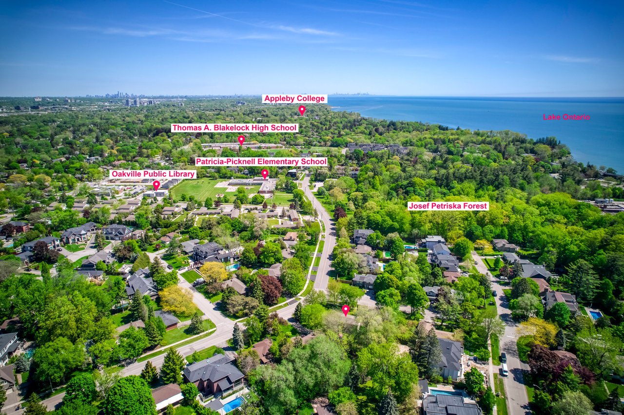 220 Woodhaven Park Dr, Oakville