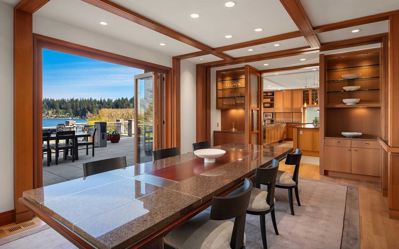 Northwest Contemporary Style on Mercer Island’s Cherished North End
