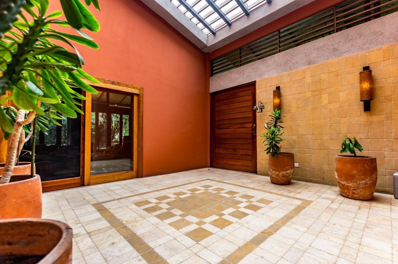 Tropical Gem In Villa Real