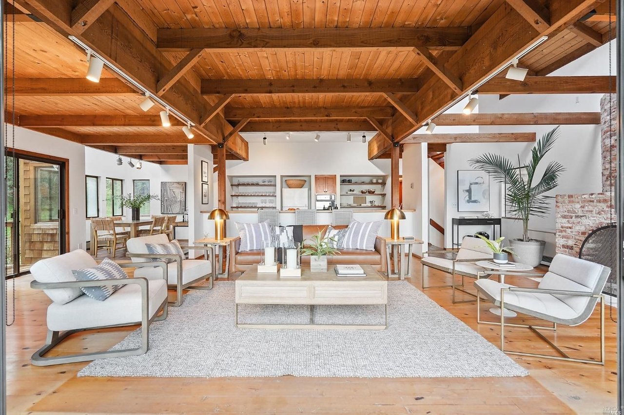260 Sunset Way