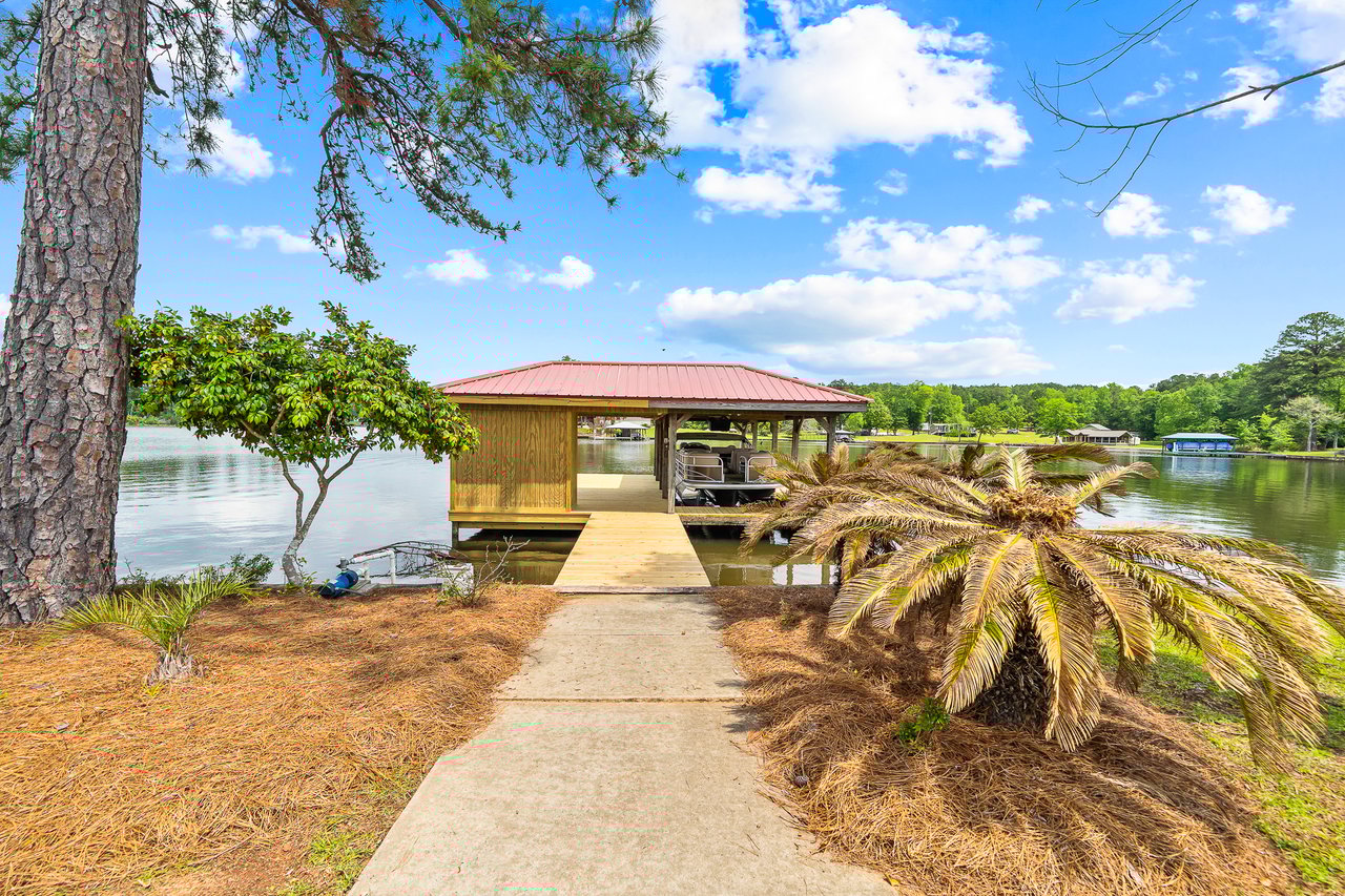745 S Chickasaw Trail