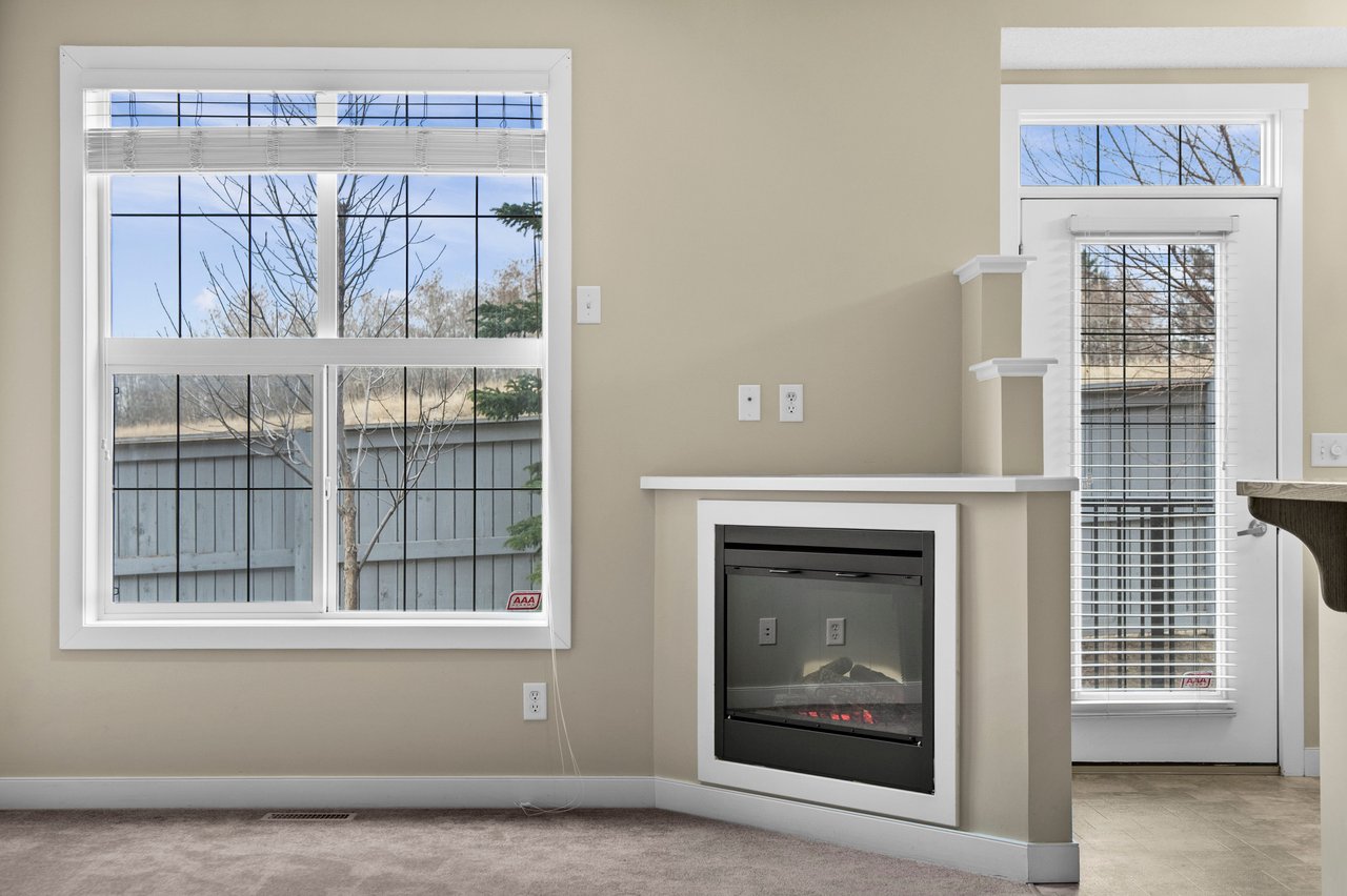 156 Rockyspring Grove NW