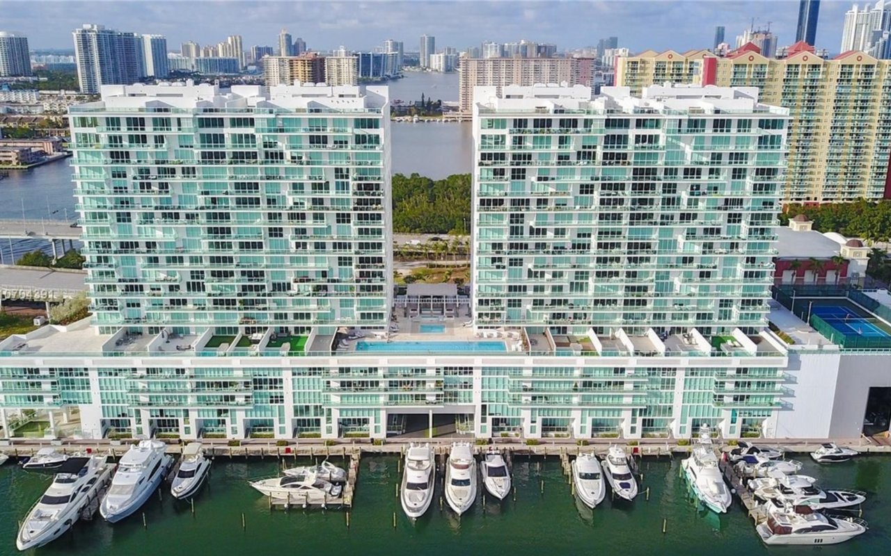 400 Sunny Isles