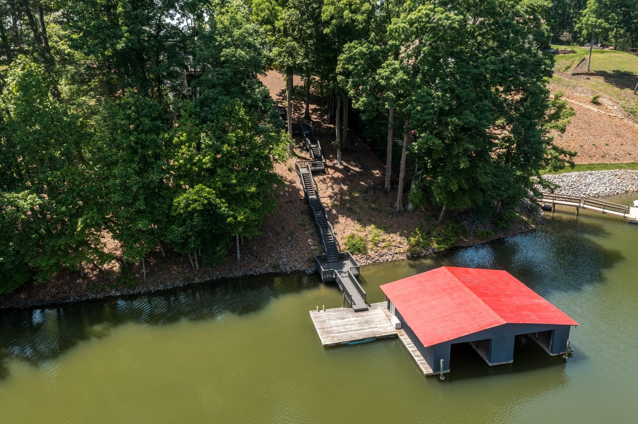 216 Hermance Lane