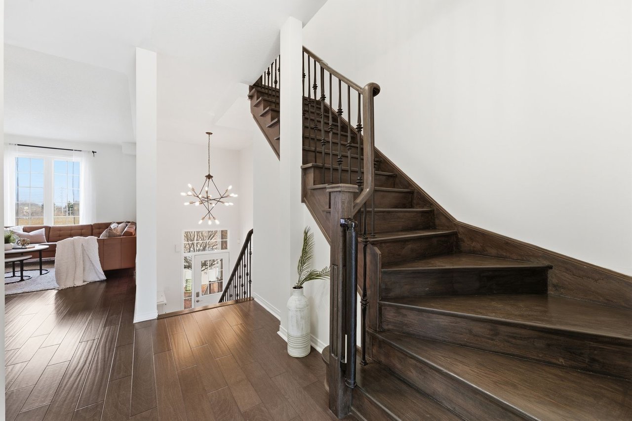 647 Courtney Valley Rd