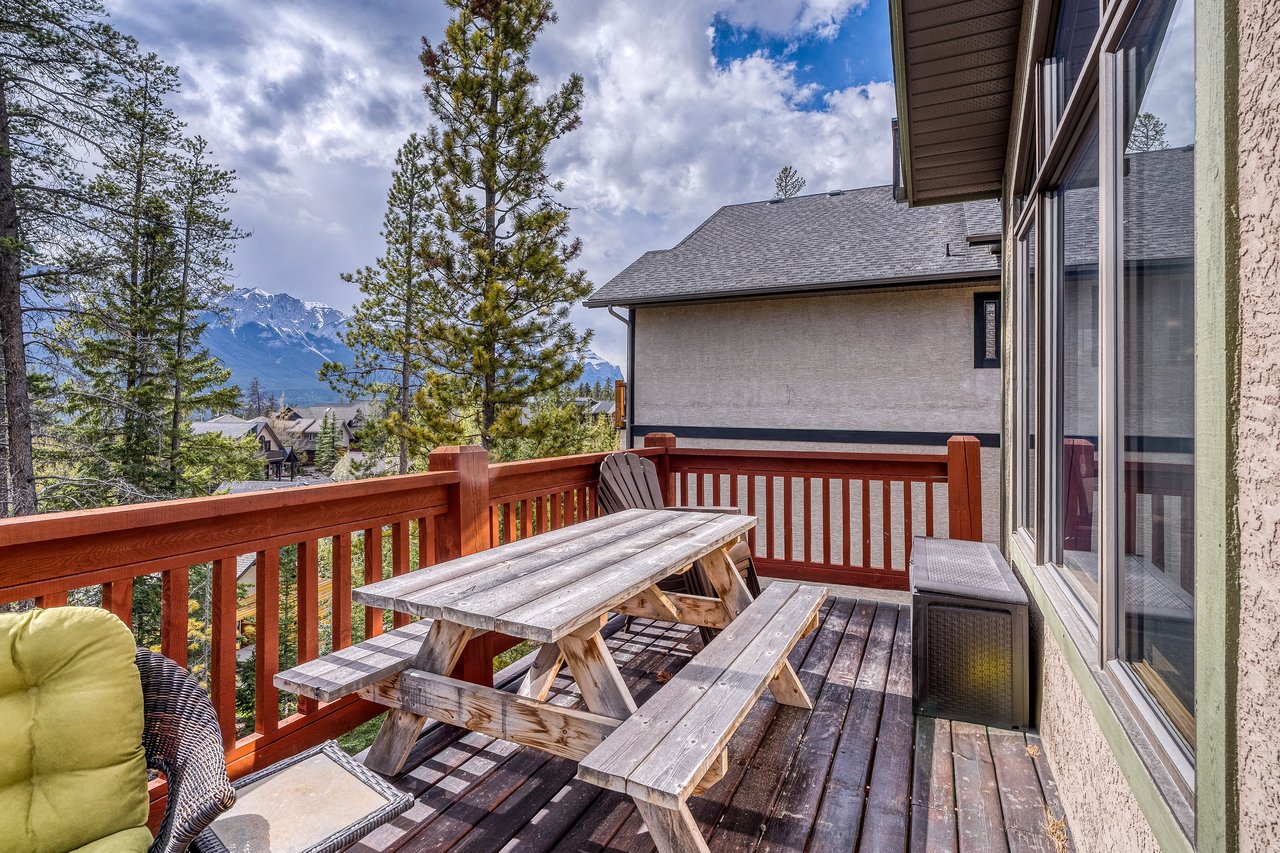 369 Eagle Heights