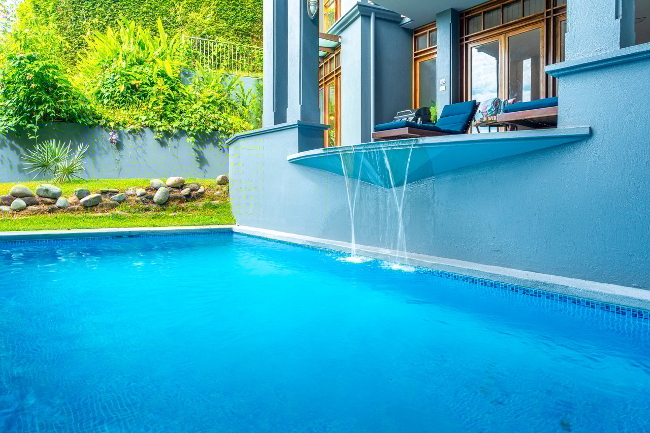 VILLA TURQUESA – MAJESTIC OASIS, CLOSE TO THE BEACH AND WILDLIFE – 1.92 ACRES