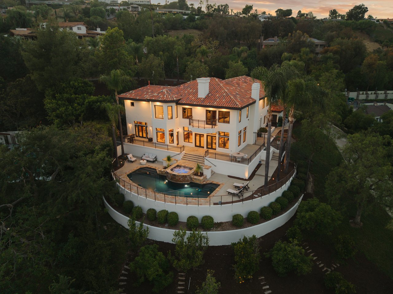 1805 Holly Tree Lane