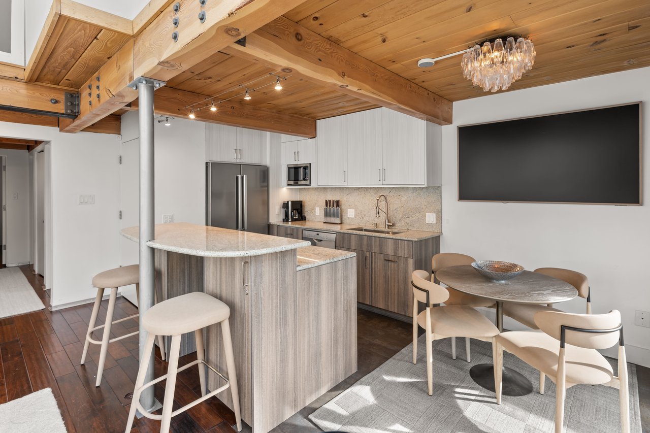 Stunning Townhome in the Heart of Downtown