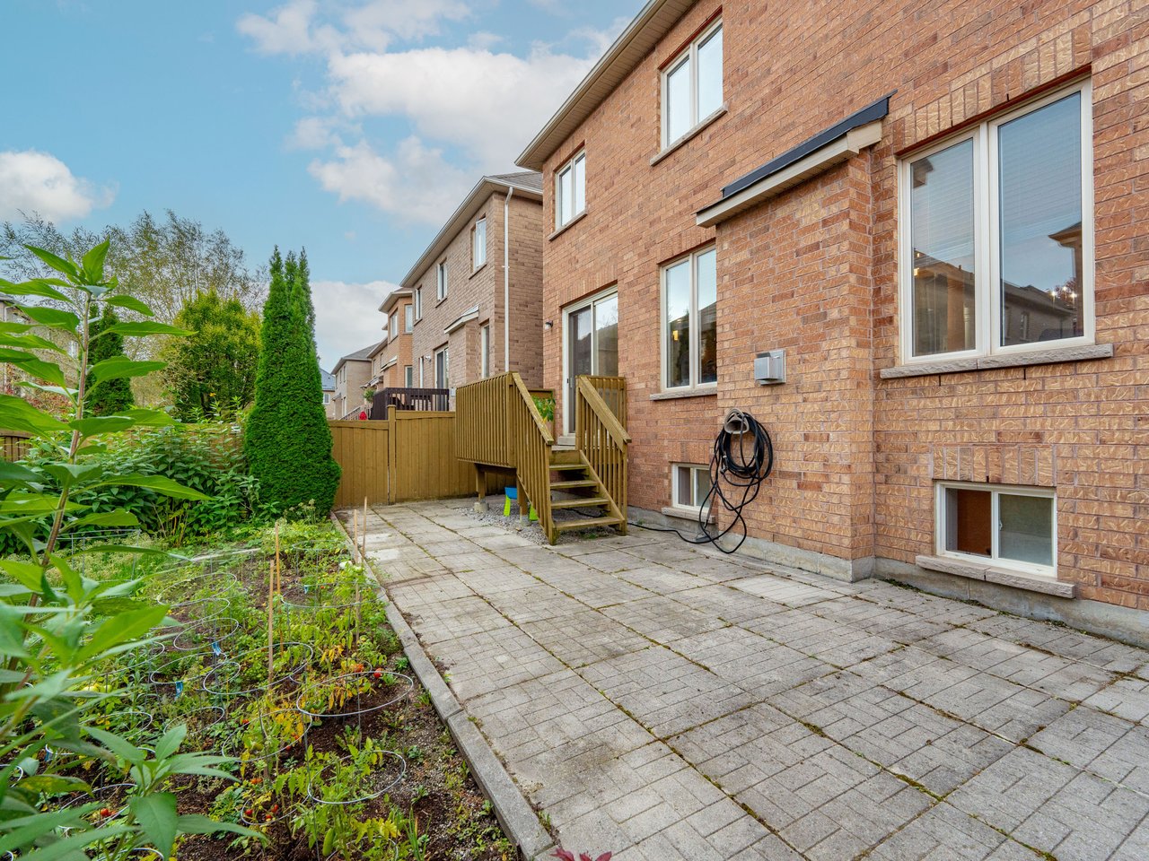 60 Seiffer Cres