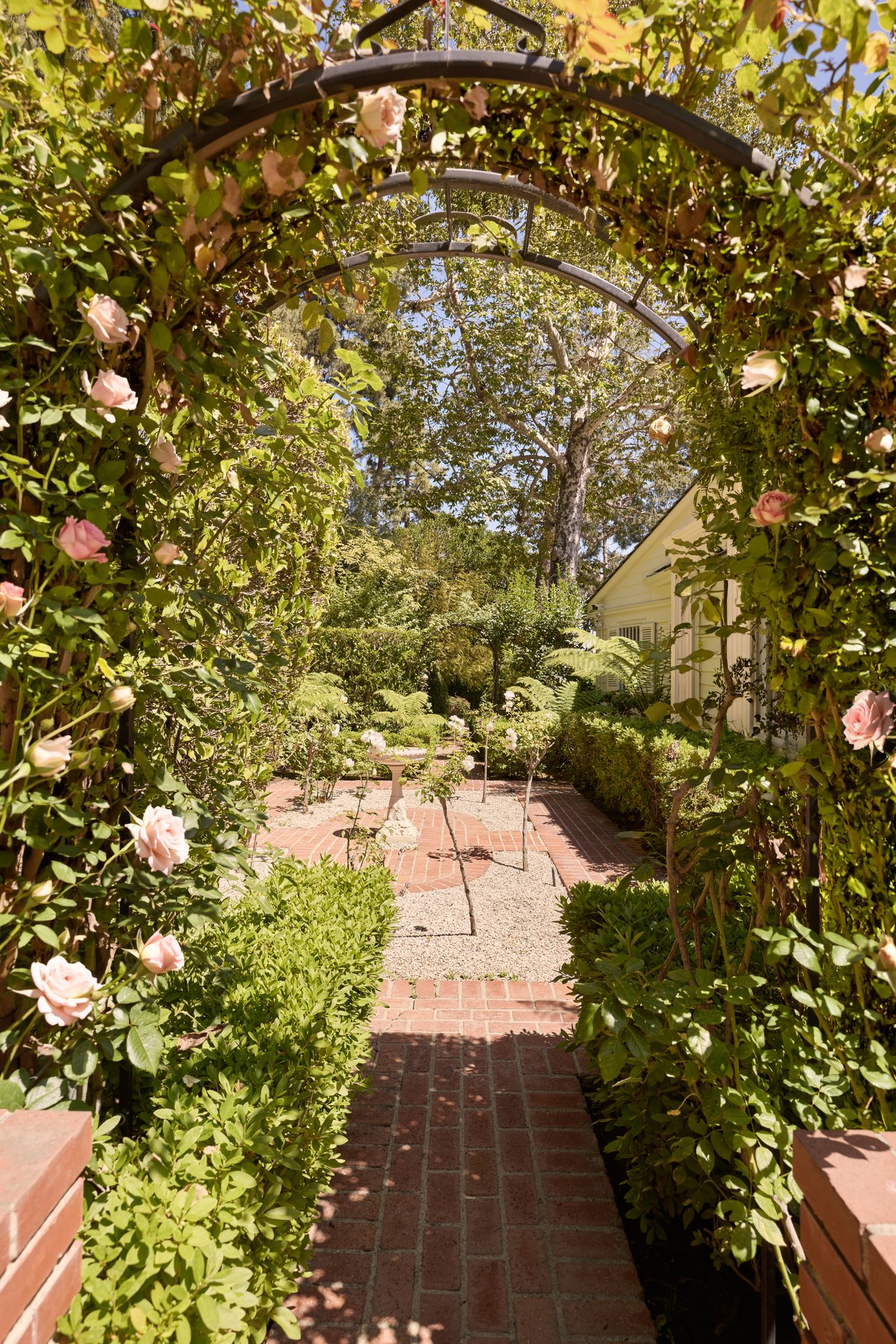 1001 N Crescent Dr, Beverly Hills