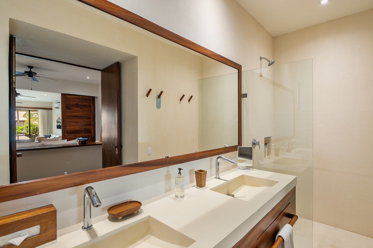 Marea Beachfront Villas G32
