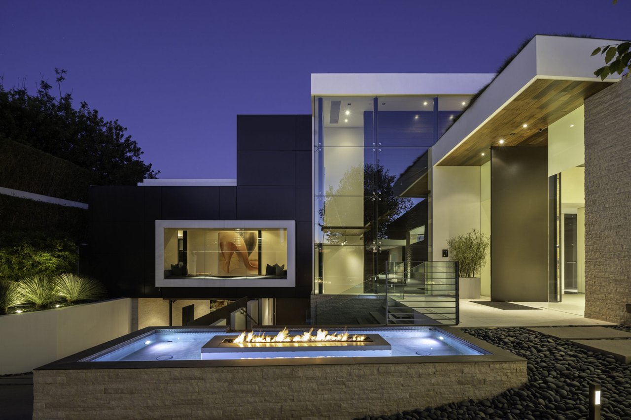 1201 Laurel Way