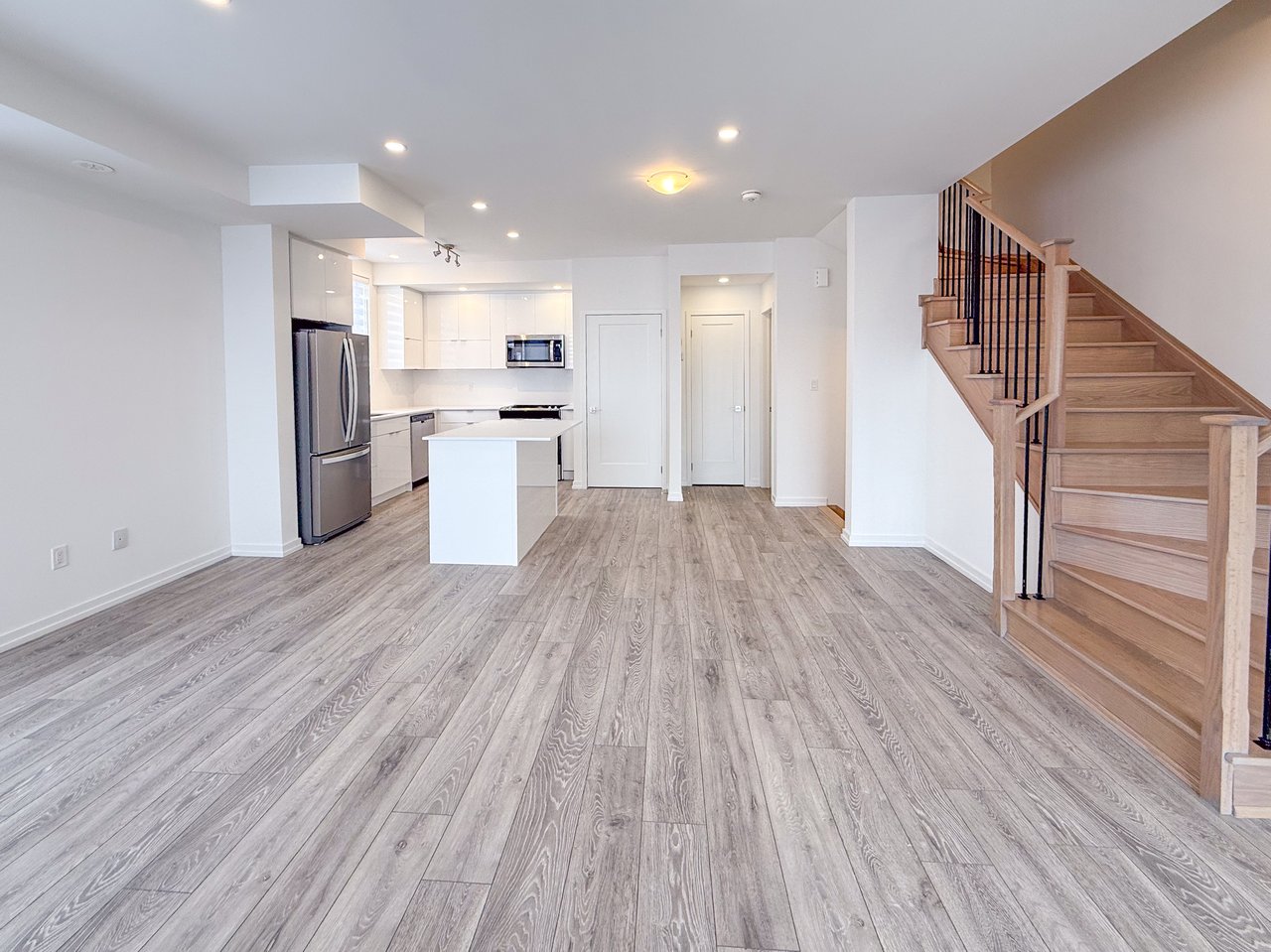 16 Lytham Green Circle