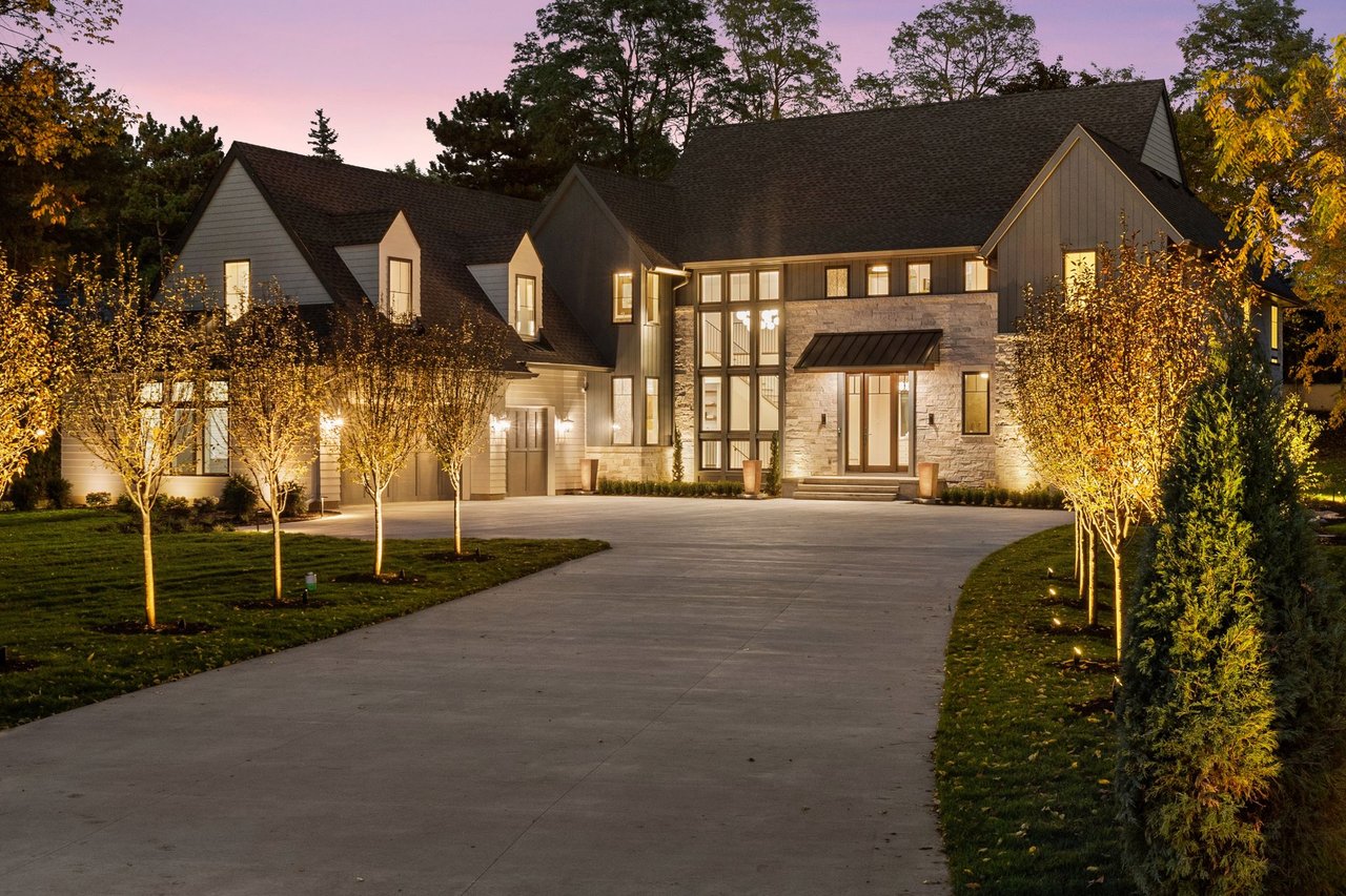4909 Rolling Green Pkwy, Edina