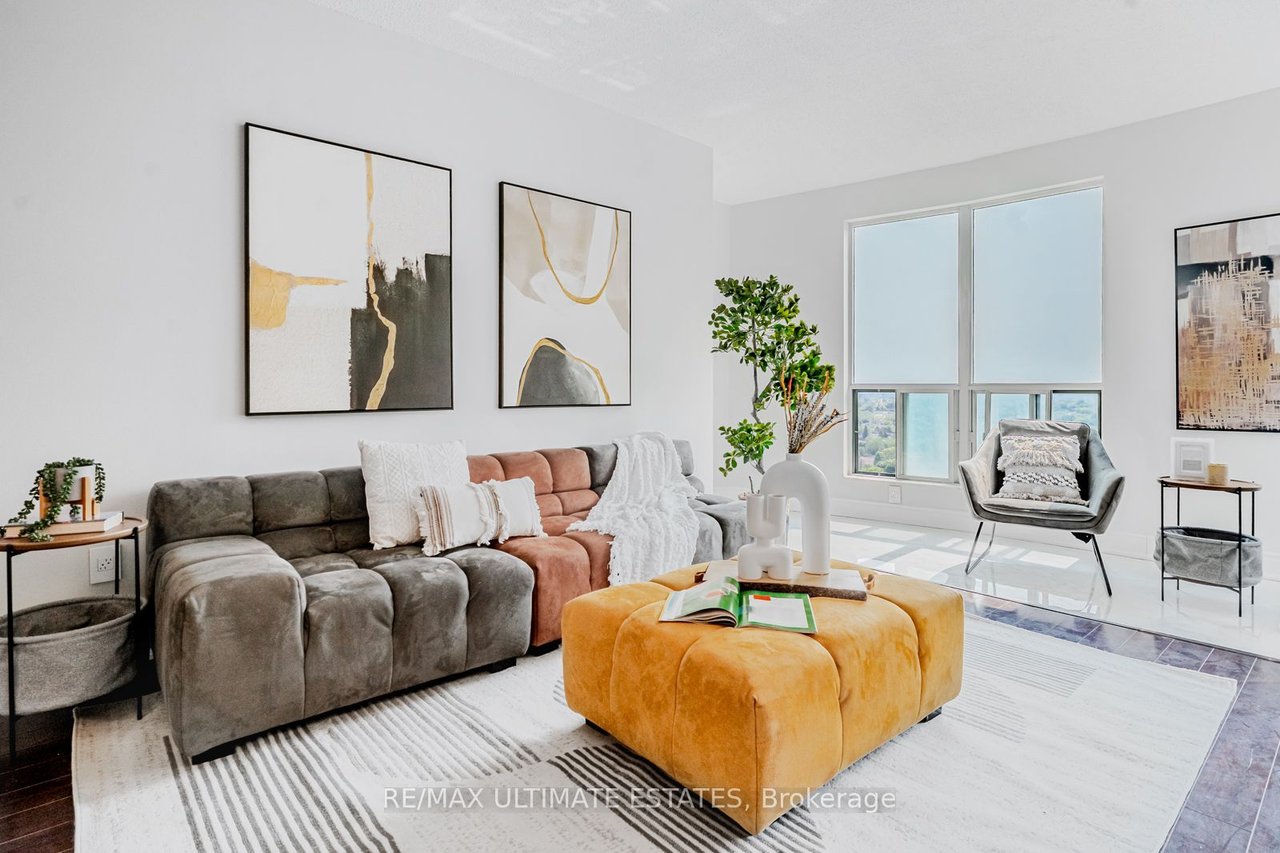 NORTH YORK'S EXCLUSIVE PENTHOUSE