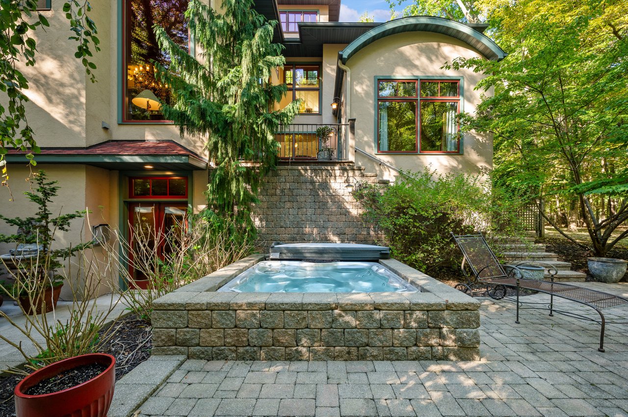 Wooded Coastal Retreat