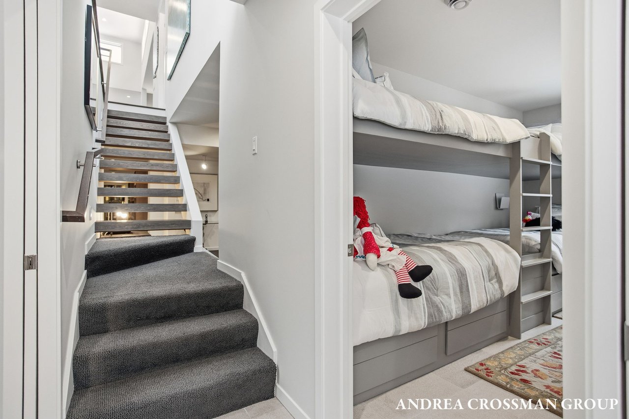 6919 Bendemeer Drive