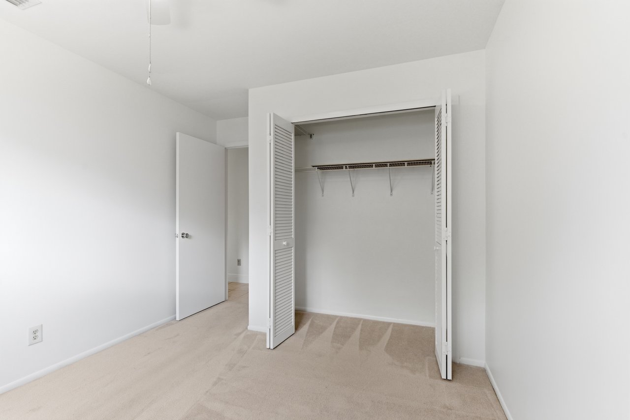 19184 Pine Run Ln - Three Oaks