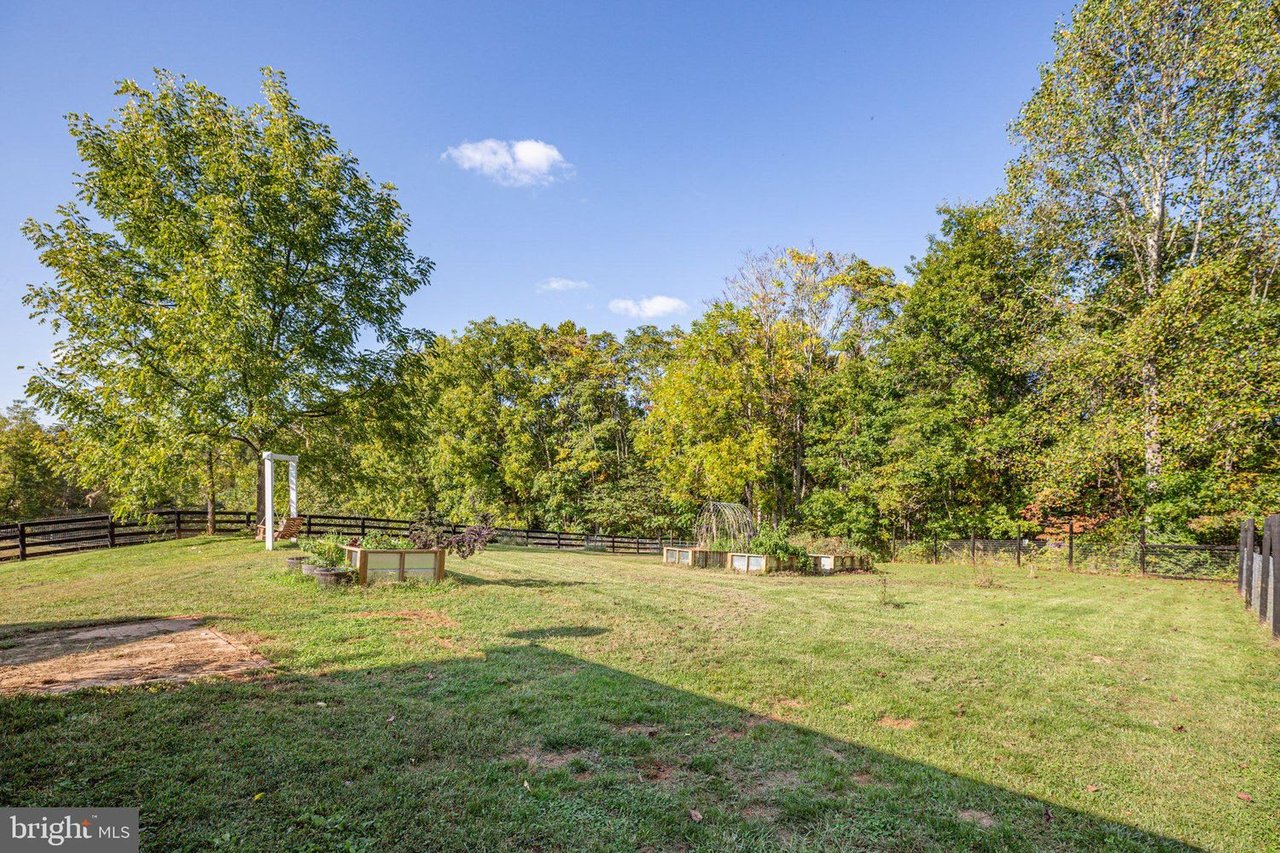 10623 Gravel Rd