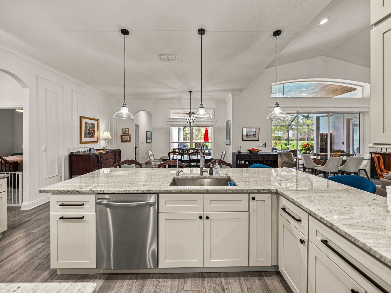 13228 THOROUGHBRED DR