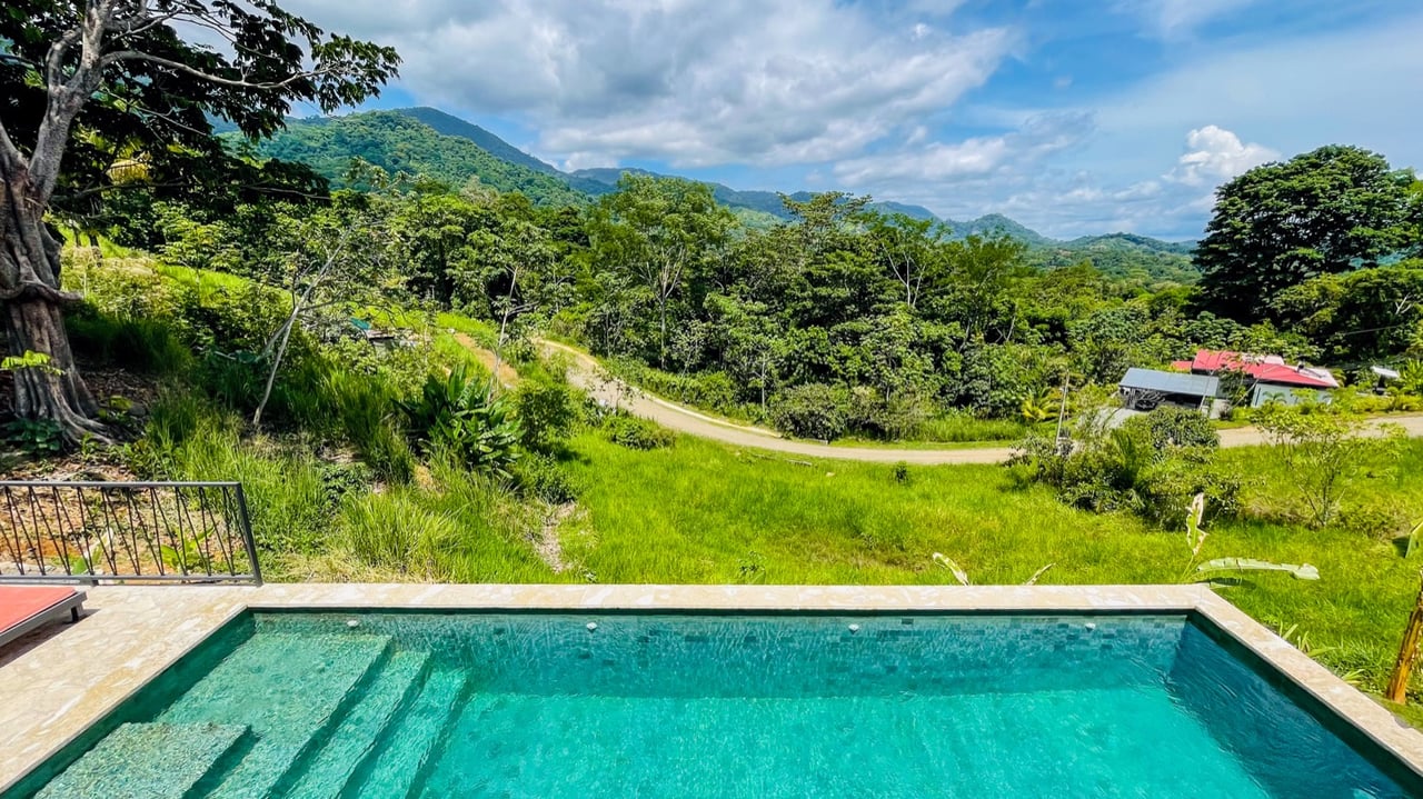 New Modern Ojochal Home with Pool, Office & Mountain Views 24/7 Security