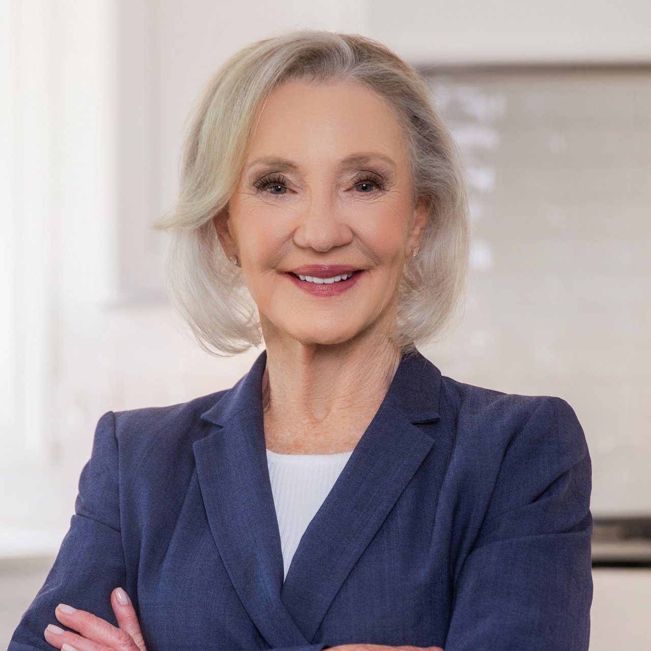Beth Burtt Hinsdale, IL Real Estate Agent Headshot