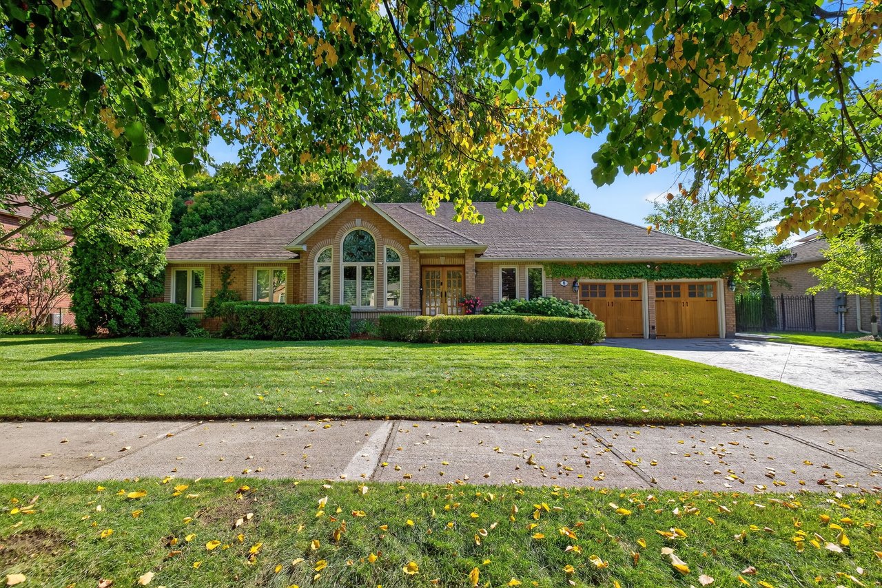 6 Falling Leaf Crt, Aurora