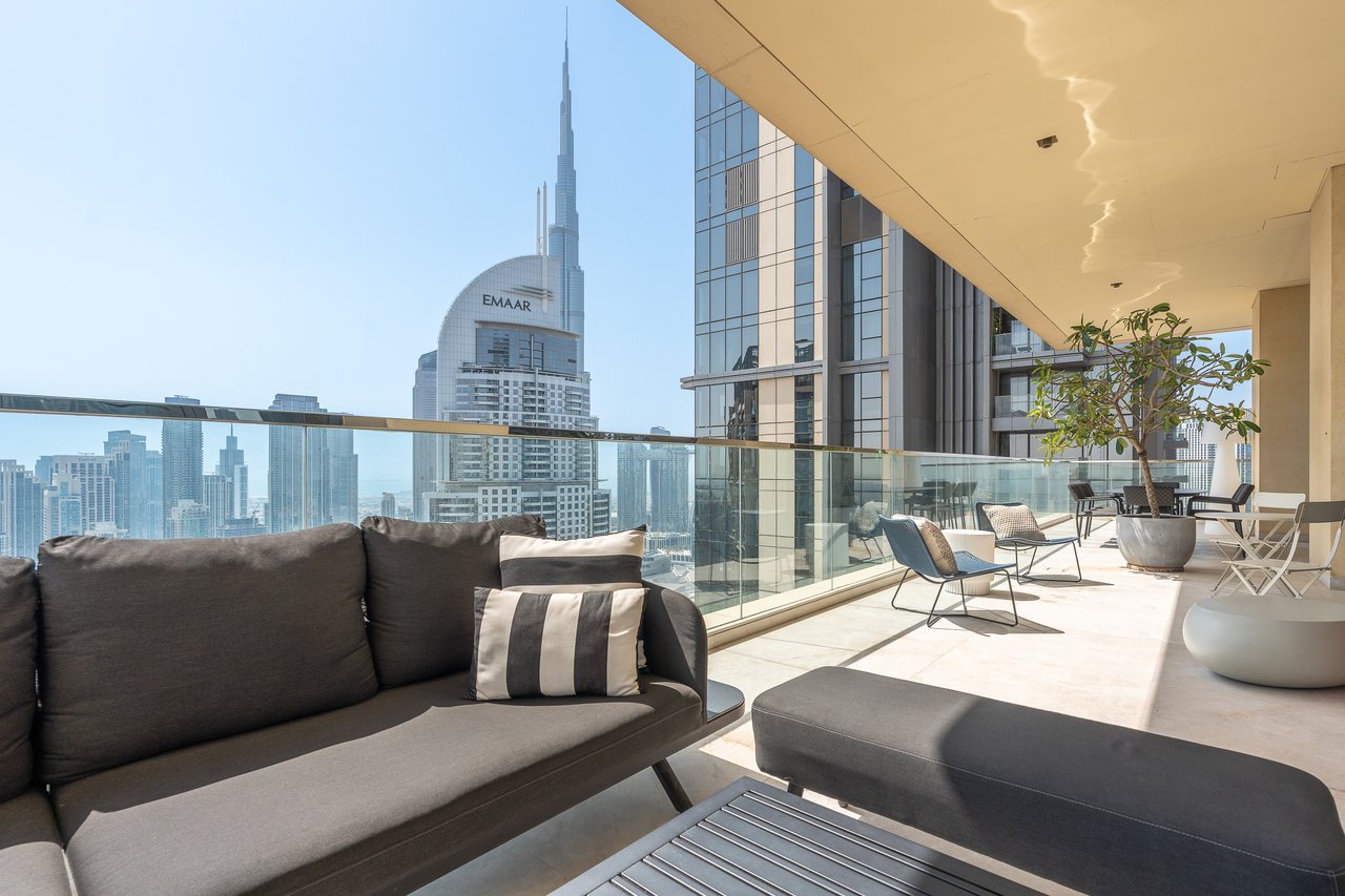 The 118 - Full Floor Apartment 