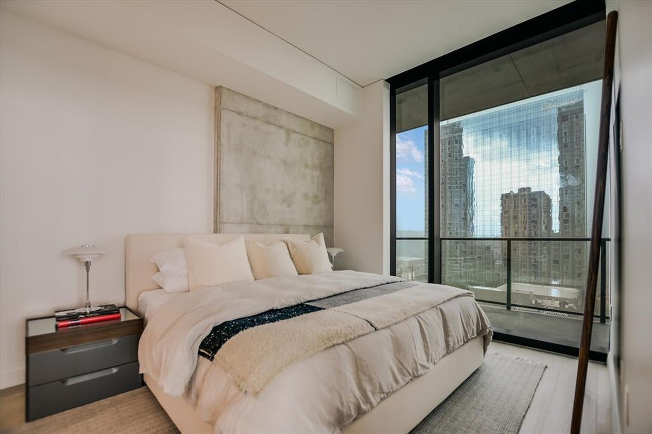 The Modern Residences: 610 Davis St. #2412