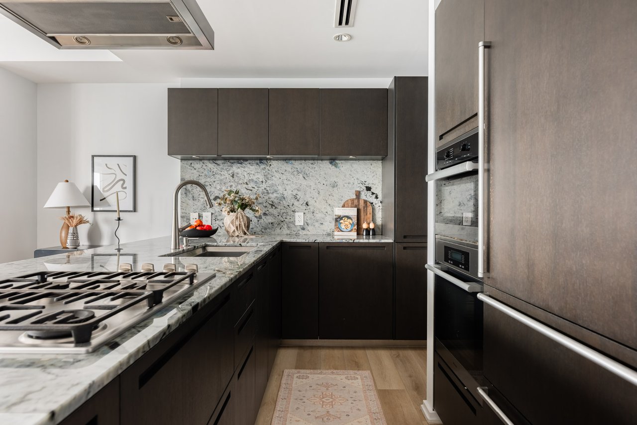 Suite 3203- 180 University Avenue