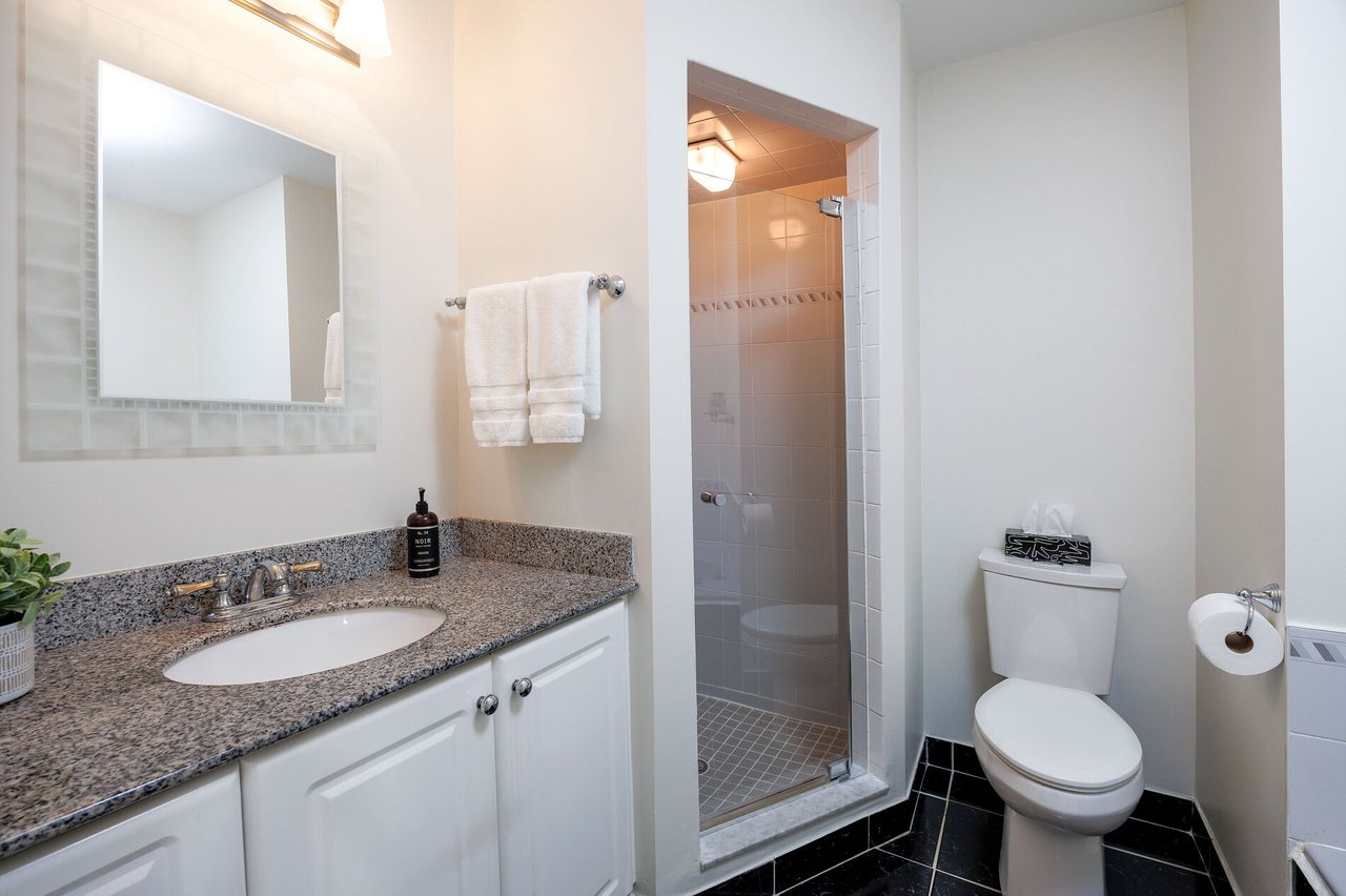 1415 Hazelton Boulevard 30