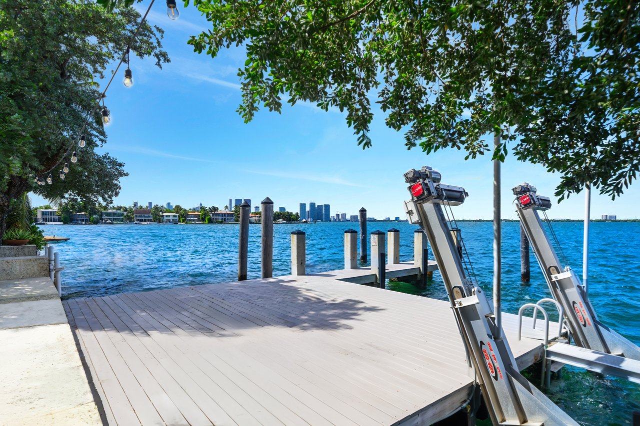 444 W Rivo Alto Drive