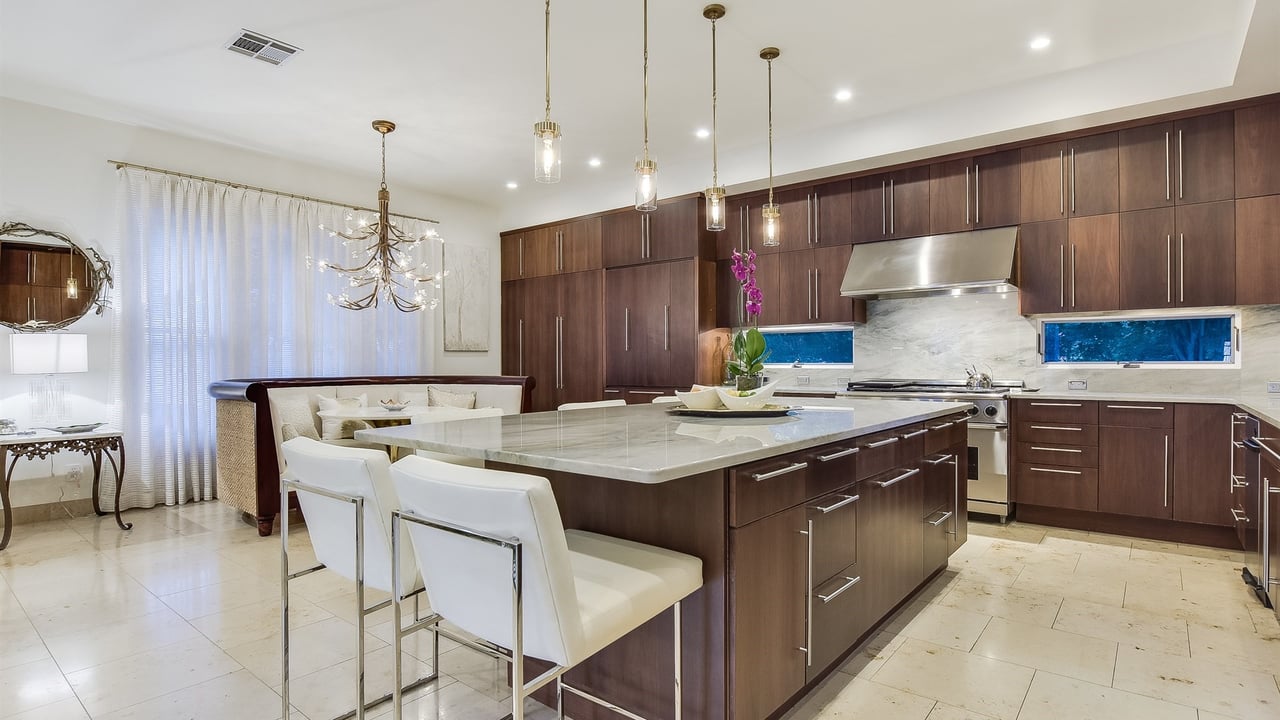 Island Wood Luxury