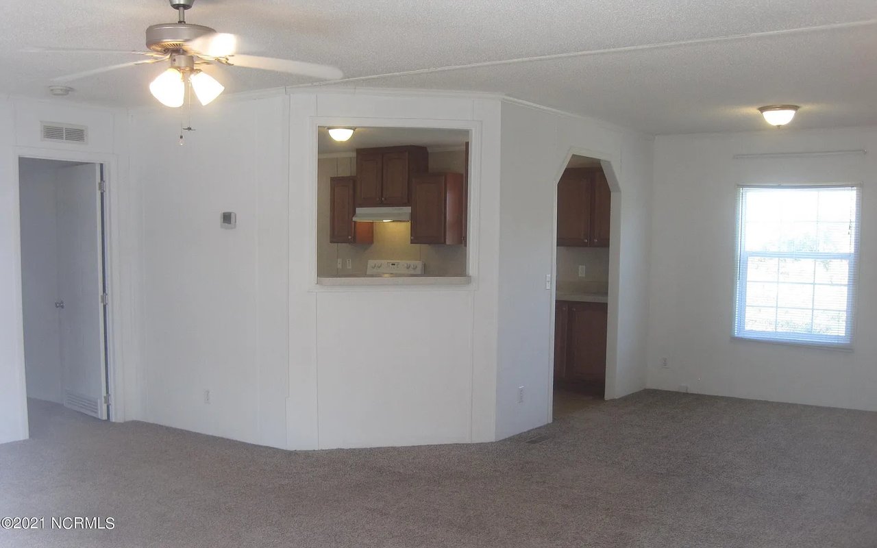 120 Sweetwater Dr