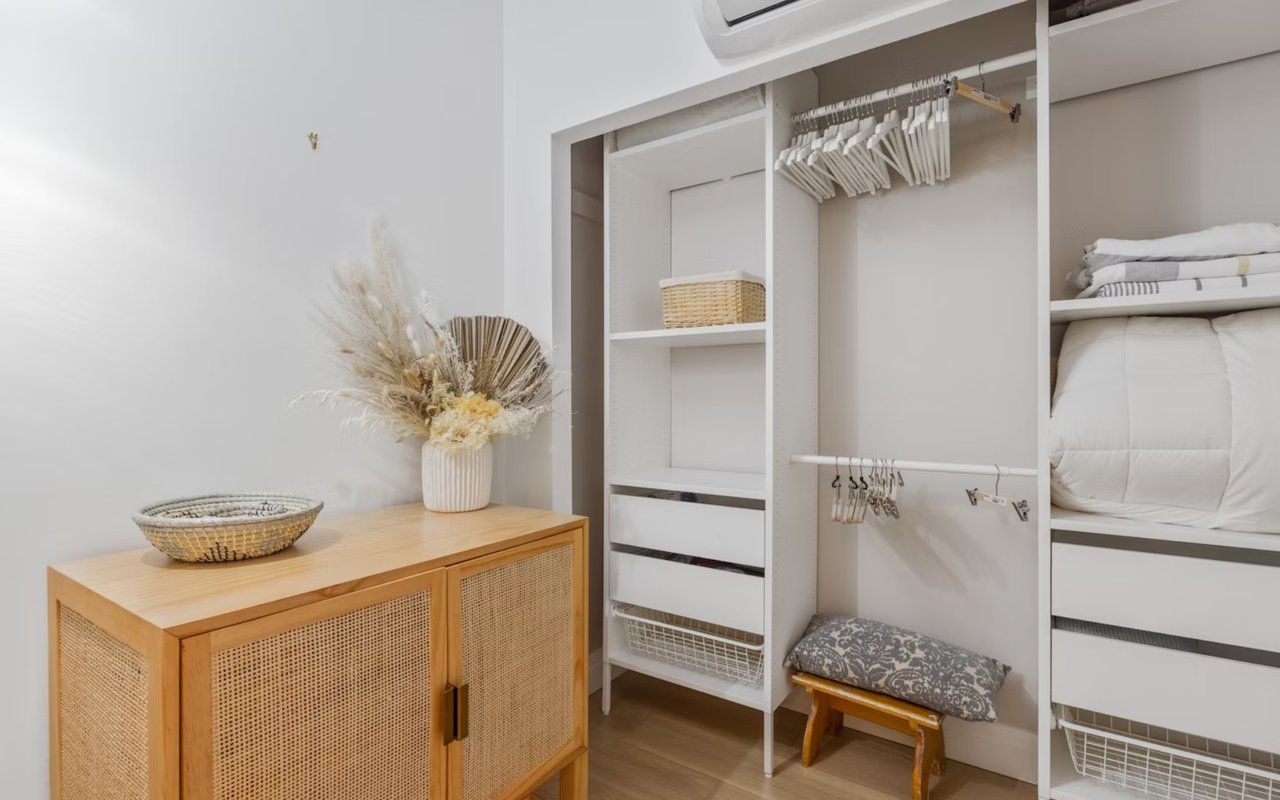 How to Downsize Without the Drama: A Guide to Simplifying Your Space