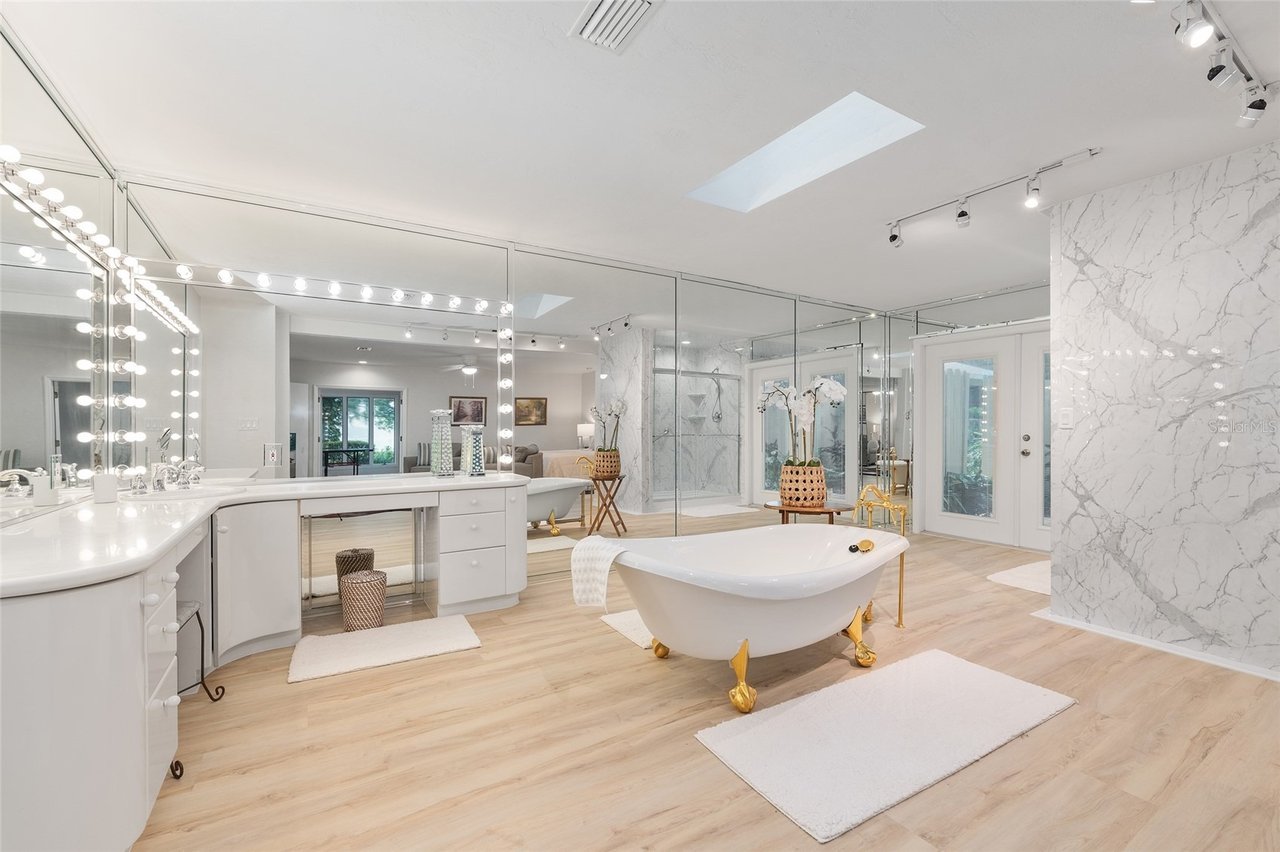 10745 SE Sunset Harbor Rd