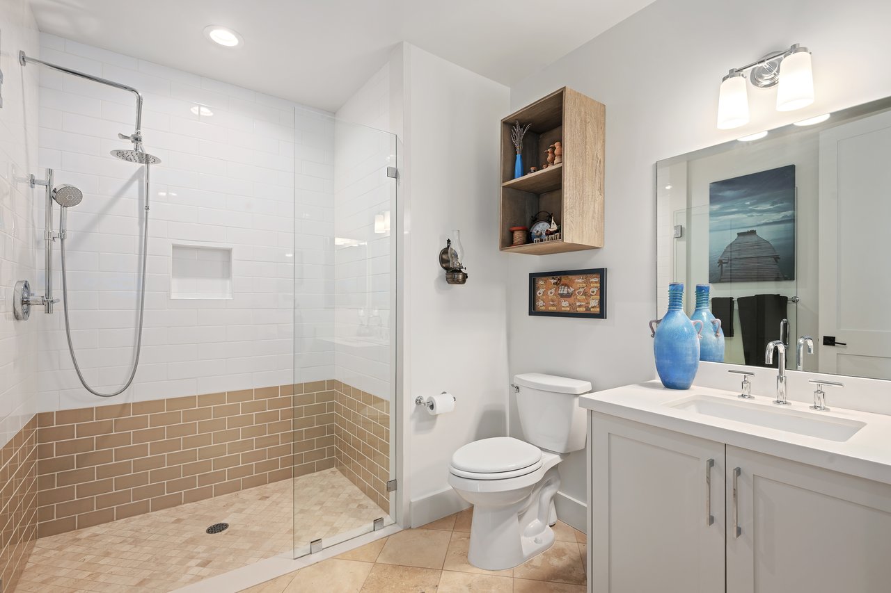 3726 State Street, 203