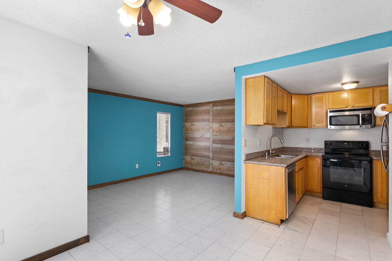 200 Del Luz Ct