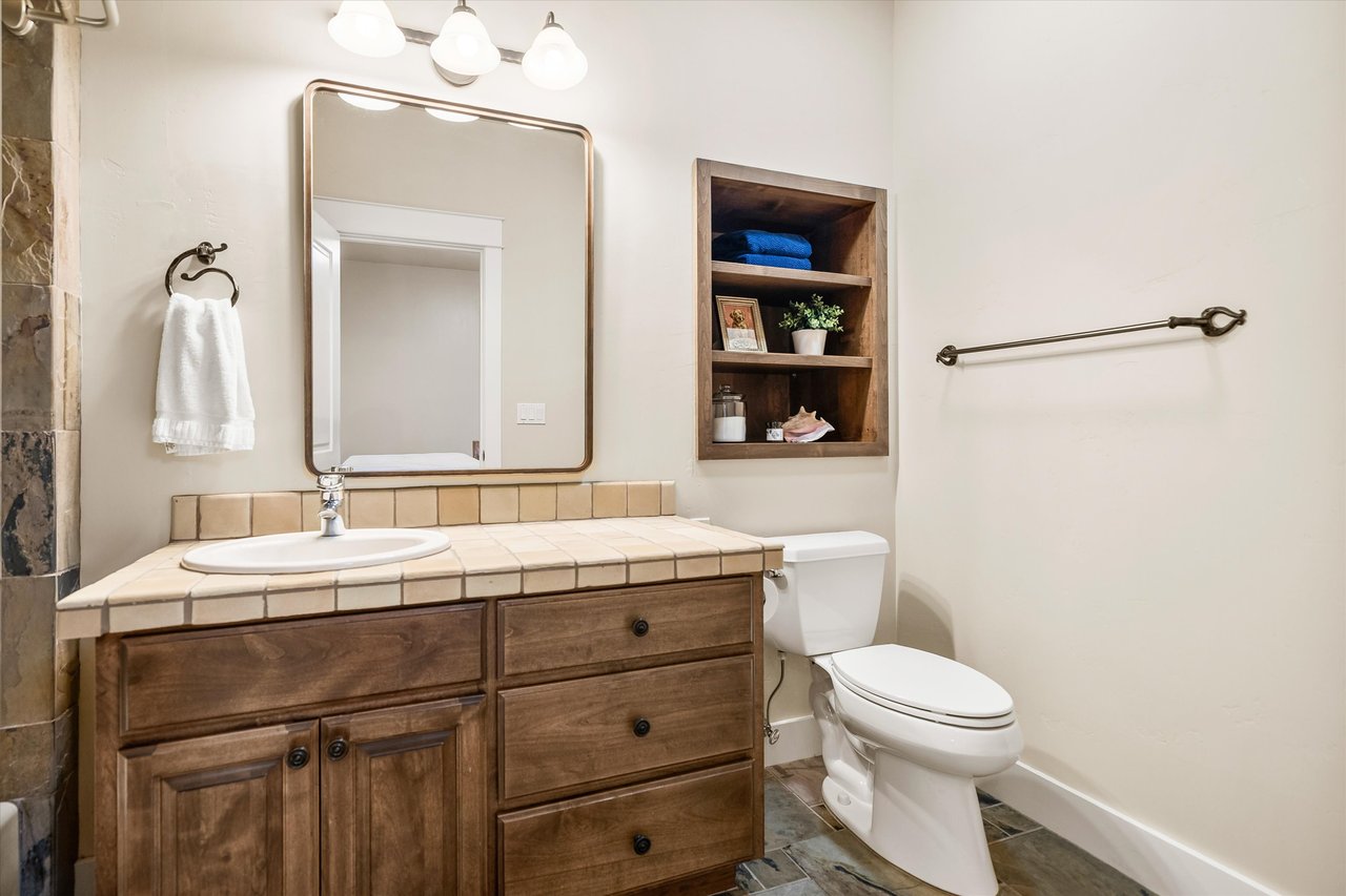 2589 NW Champion Circle